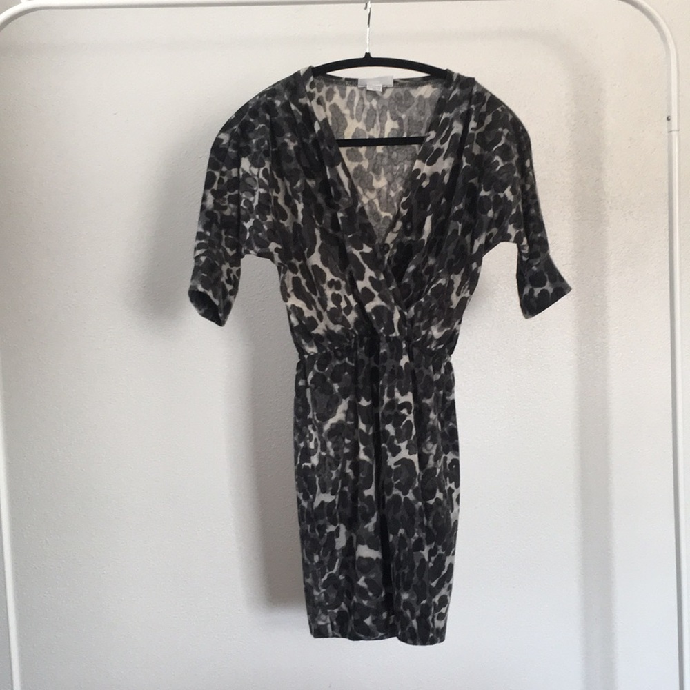 Bar lll gray/black leopard print dress